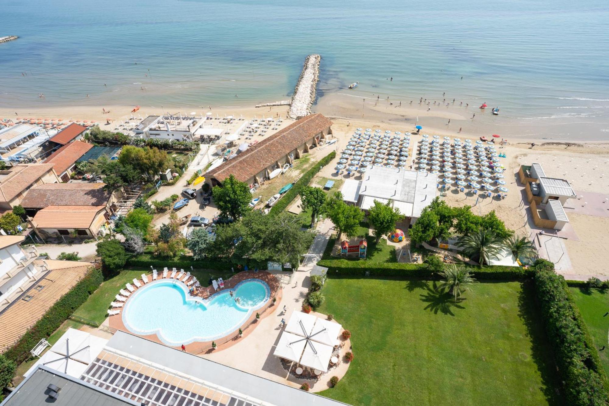 Hermitage Hotel Silvi Marina Exteriör bild